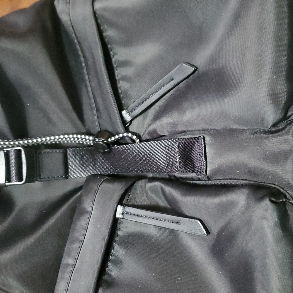 DKNY Backpack Black Drawstring   Beauriful Condition! - Picture 14 of 14